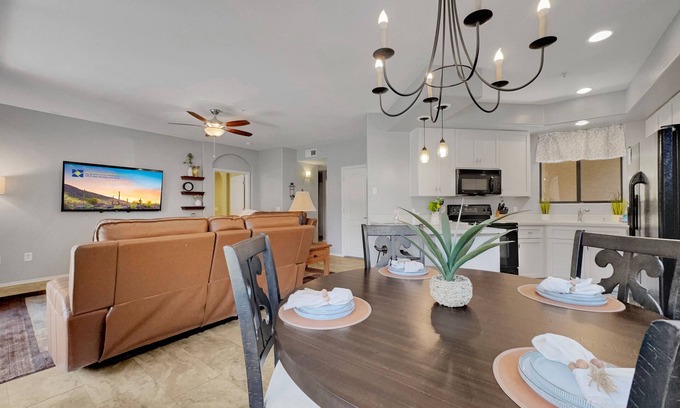Fox Crossing Condominio | Stunning Waterview Condo in the heart of Chandler, Az!! 30 Night Min.