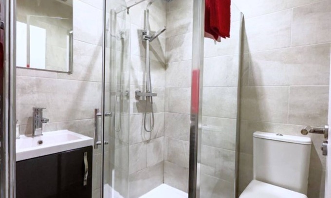 Waddon Apartamento | Stunning x2 bedroom apartment ** free parking and Wi-Fi