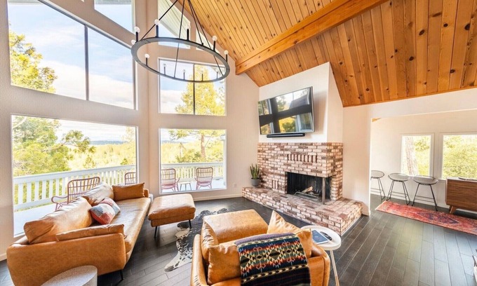 Groveland Chalet De Esquí | Stunning Yosemite Mountain Views with Luxury accommodations