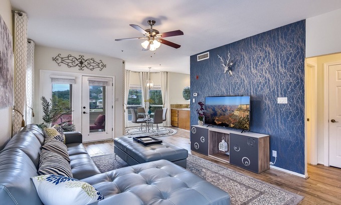 Highland Lake Estates Condominio | Impresionante Regal Lake Travis Island Condo con vista al lago!