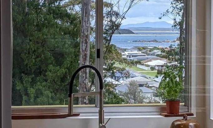Tomakin Casa | StunningViews ★SEPERATE STUDIO★Pet Friendly★Aircon