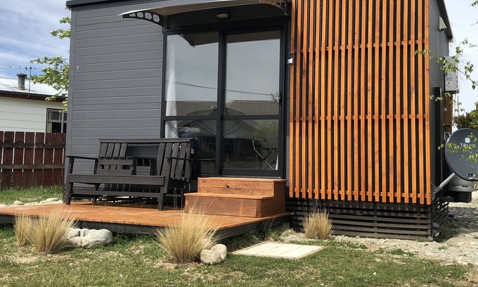Twizel Cabina | Stunted Totara, Unit 1