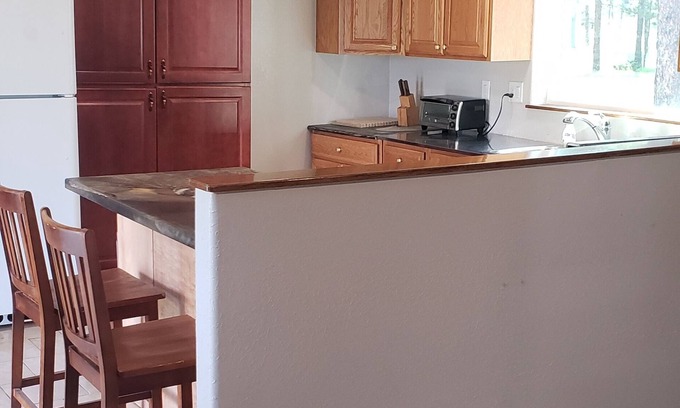 Roubaix Cabina | Sturgis rally rental available Cozy 1-bedroom 1 bath cabin in Nemo