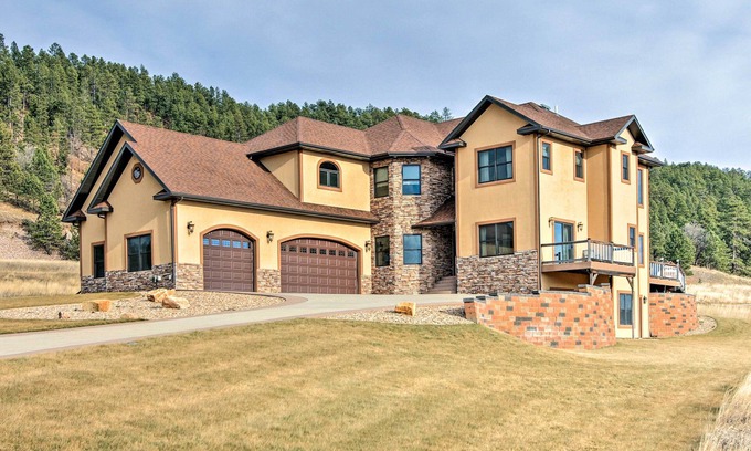 Sturgis Casa | Gran 5BR Deadwood Area Home w / Bañera de hidromasaje y sala de juegos