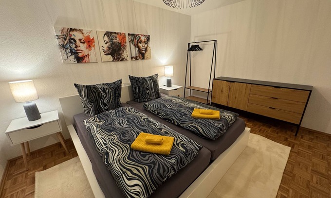 Kaditz Apartamento | Stylisches Elbjuwel-apartment mit Vollausstattung, Bad, Küche, TV, Kingsize-bett
