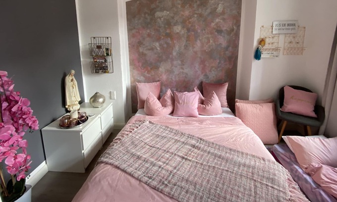 Weibern Apartamento | Stylisches Zimmer mit Ensuite Bad