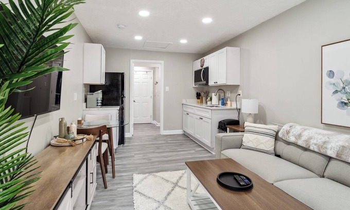 Hanover Apartamento | Stylish 1 BD 1 BA Duplex Near Arundel Mills Mall, Live Casino, FT Meade!