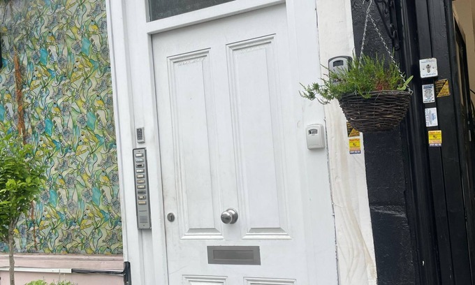 Anerley Apartamento | Stylish 1 bed apartment, 5 minutes walk to Crystal palace train station!