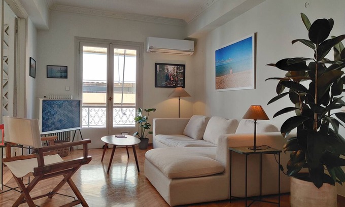Exarhia Apartamento | Stylish 1BR Apt With Retro Kitchen View Balcony