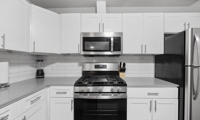 Highland Apartamento | Stylish 1BR Near UT Highland Evonify