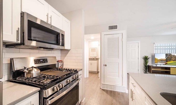 Mueller Apartamento | Stylish 1BR Near UT | Mueller | Evonify