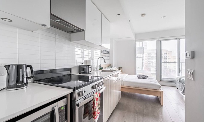 Garden District Apartamento | Stylish 1BR Studio in Toronto