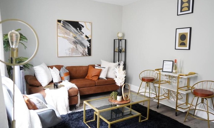 Northwest Apartamento | Stylish 1BR unit w/Free parking-Walk to Metro