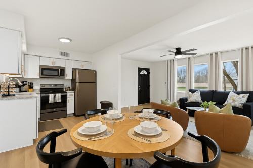 Royal Oak Apartamento | Stylish 1BR Upper Flat in Vibrant Royal Oak