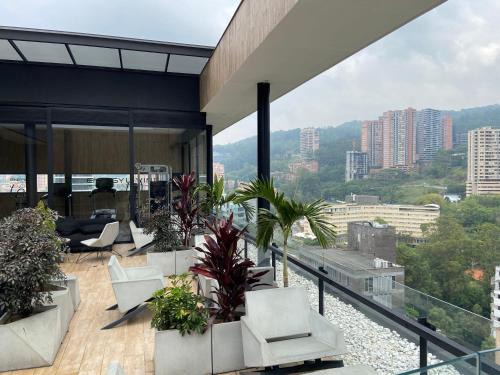 Las Lomas I Apartamento | Stylish 1BR with Stunning Pool in Energy