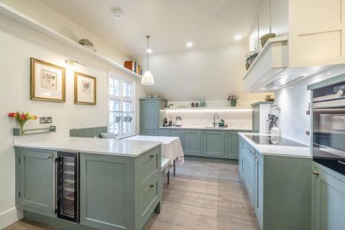 Windsor Apartamento | Stylish 2 Bed/2 Bath Flat In The Heart Of Windsor