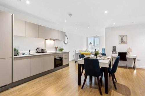 Bracknell Apartamento | STYLISH 2 BED/2 BATH, PARKING - BRACKNELL CENTRE