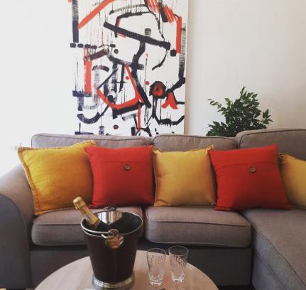 Windermere Apartamento | Stylish 2 bed on Florida Rd Amazing location!