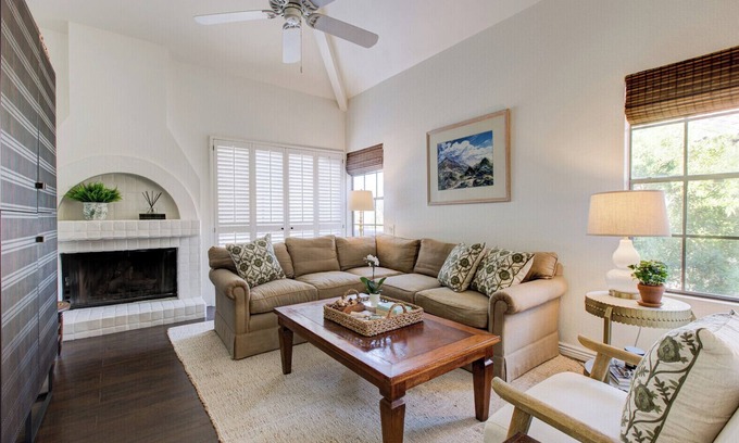 Scottsdale Ranch Condominio | Stylish 2-bedroom condo in tranquil Scottsdale nearby central 101 freeway