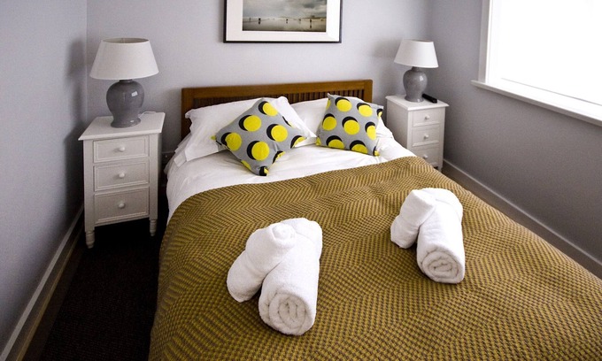 Mawgan Porth Cabaña | Elegante 2 dormitorios casa para dormir 4 en el norte de Cornualles, con instalaciones en el sitio