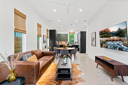 South Manchaca Casa | Stylish 2 bedroom Retreat in South Austin