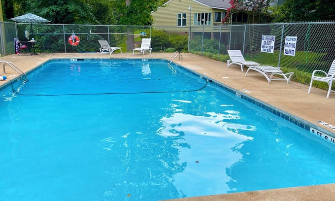 Drayton Condominio | Stylish 2 Br Spartanburg Retreat