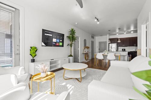 Frisco Apartamento | Stylish 2B near Legacy West Wi-Fi Fitness Pool 2449