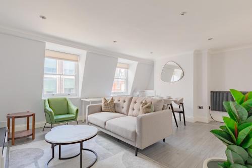 Royal Borough of Kensington and Chelsea Apartamento | Stylish 2BD Flat in the Heart of Kensington
