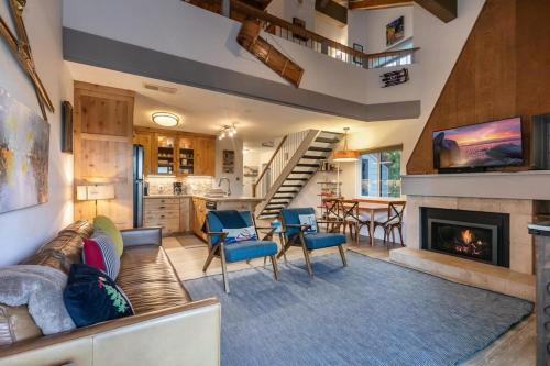 Carnelian Woods Casa | Stylish 2BD in Carnelian Bay