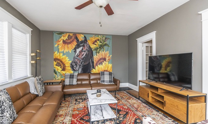 Hollywood - Mt. Vernon Casa | Stylish 2Bed/2Ba home in Chevy Chase, close to Downtown and UK!
