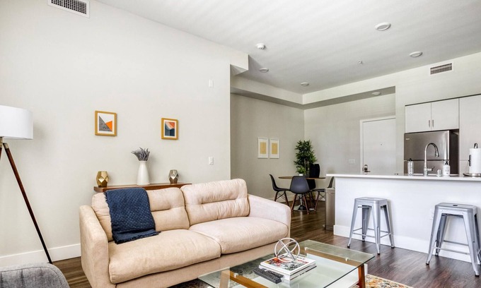 Centerville Apartamento | Stylish 2BR in Fremont with Pool, Gym & Parking