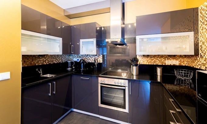 Limpertsberg Apartamento | Spacious apt w Mountain View, close to DT ID30