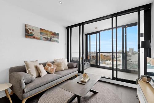 Fortitude Valley Apartamento | Stylish 2BR with Story Bridge & Fireworks Views