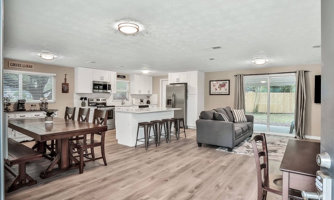 Orange Park Casa | ⭐️Stylish 3/2 🏡 fully renovated in Orange Park⭐️