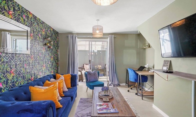 Nuneaton Apartamento | Stylish 3 bed Abode in Nuneaton - Sleeps 7