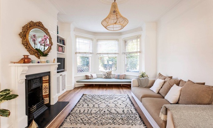Dudden Hill Casa | Stylish 3-Bed Home with Garden in Dollis Hill