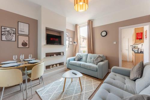 Coventry Casa | Stylish 3-Bed House near NEC HS2 and BHX Airport