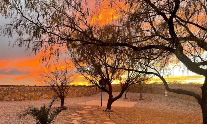 Las Cruces Casa | Stylish 3 bed with sunset views and game room