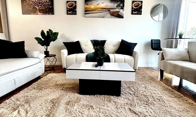 Ironbound District Apartamento | Stylish 3-bedroom 2-bath unit. Sleeps 10+. Close to NYC and EWR airport.