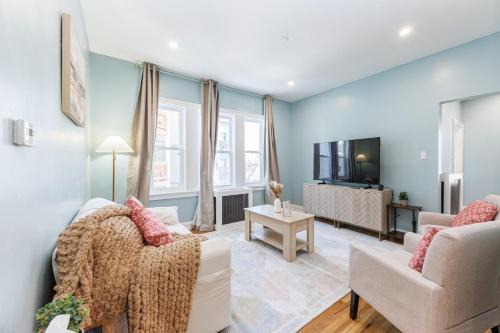 Upham's Corner Apartamento | Stylish 3 Bedroom Apartment