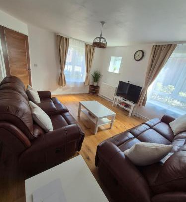 Hull Apartamento | Stylish 3 Bedroom House, Perfect for Families and Groups