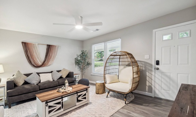 Hanover Casa | Stylish 3BD 2BA Rancher Near BWI, FT Meade, Live Casino, Baltimore!