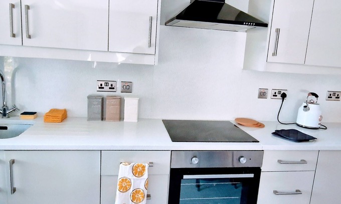 Reading Apartamento | Stylish 3bed Central Reading - 6 min walk to Train Station & High Street