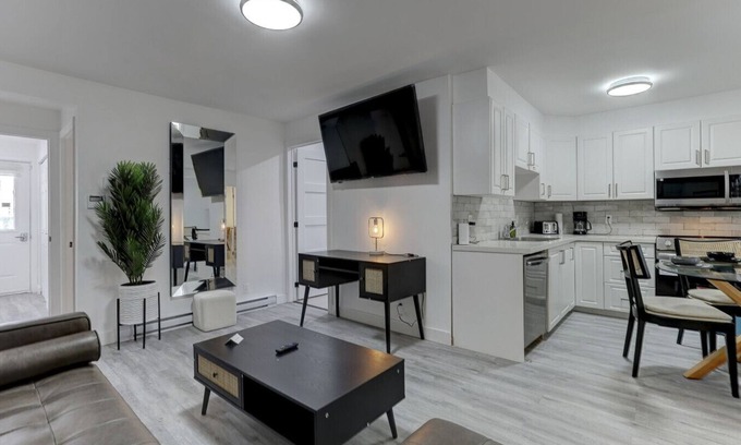 Sainte-Marie Apartamento | Stylish 3BR in the heart of Downtown Montreal