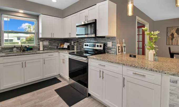 River Park Casa | Stylish 3br Oasis, close to PGA, Mets, Club Med