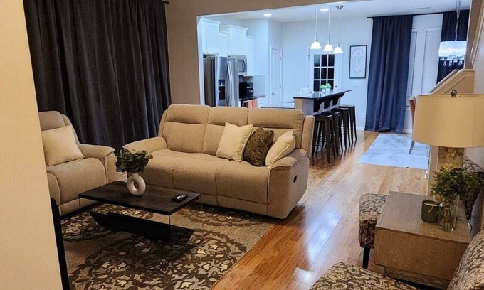 Wake Forest Apartamento | Stylish 3BR + Studio Retreat–Sleeps 8 Comfortably!