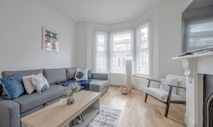 Ferndale Casa | Stylish 4-Bed Brixton Home