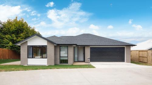 Pukehangi Casa | Stylish 4 Bedroom house Brand New in Rotorua