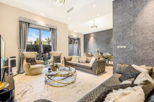 Discovery Gardens Apartamento | Stylish 4BR Family Villa Easy Access to Dubai Marina & Expo City