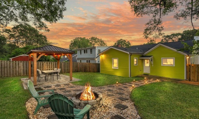Plaza Midwood Casa | Stylish 4BR Haven: Serene Backyard and Fire Pit